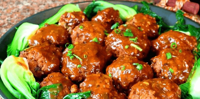 
红烧狮子头这样做最经典 注意这点肉质细嫩鲜美 鲜味营养又解馋“JDB电子试玩网页版”(图2)